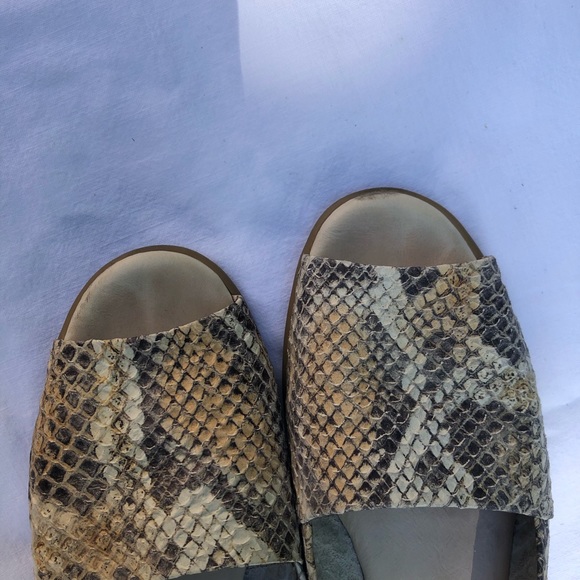Snake print flats - Picture 6 of 6